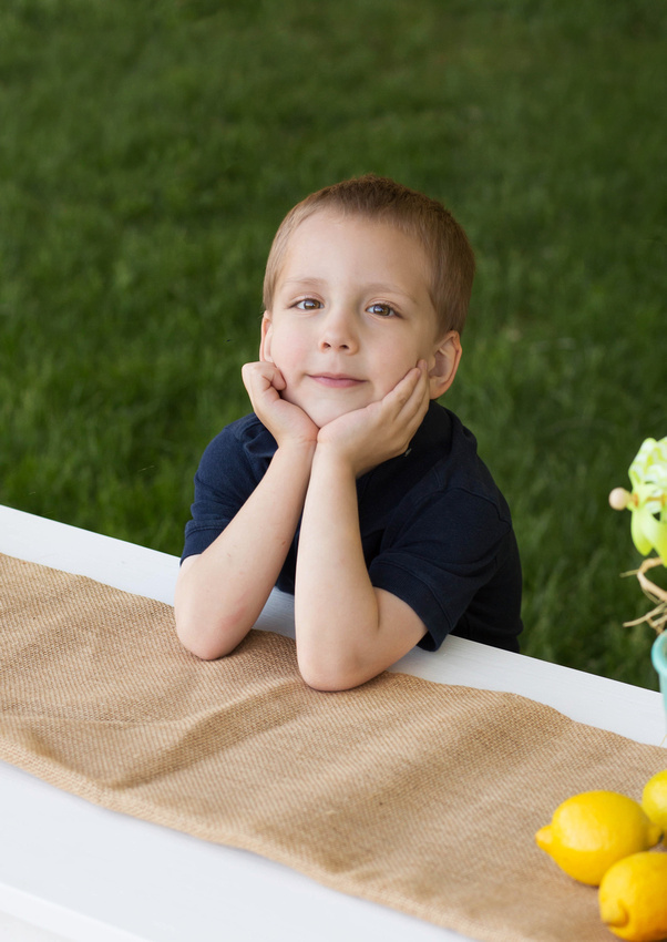 Pueblo Childrens' Photographer K.D. Elise Photography lemonade stand mini sessions. 