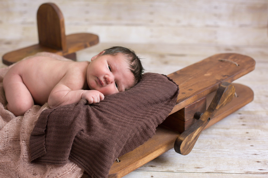 Newborn photography by Pueblo photographer K.D. Elise Photography.